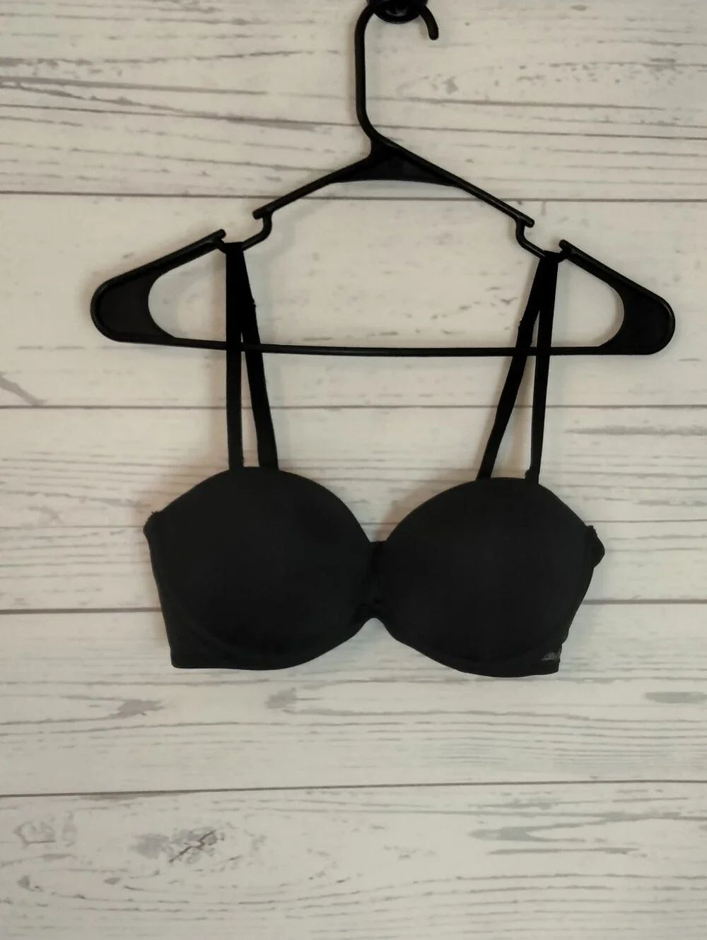 Daisy Fuentes Black Convertible Strapless Bra